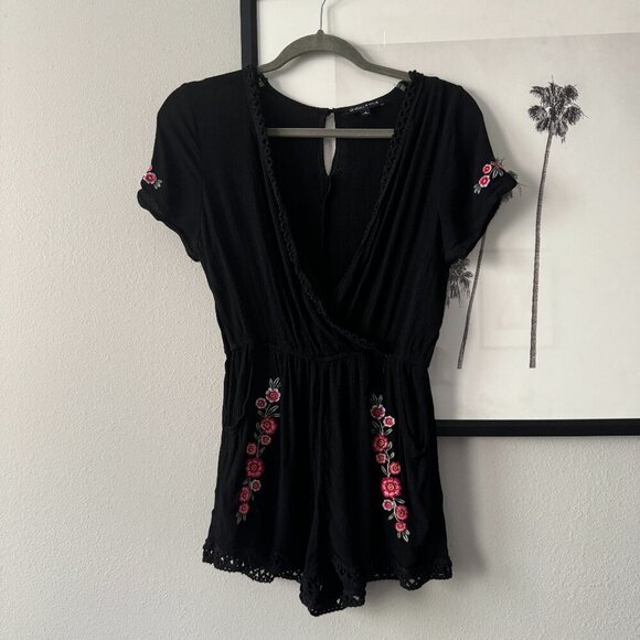 Kendall & Kylie | EUC Black Floral Embroidered Short Sleeve V-Neck Romper Small - Picture 2 of 10
